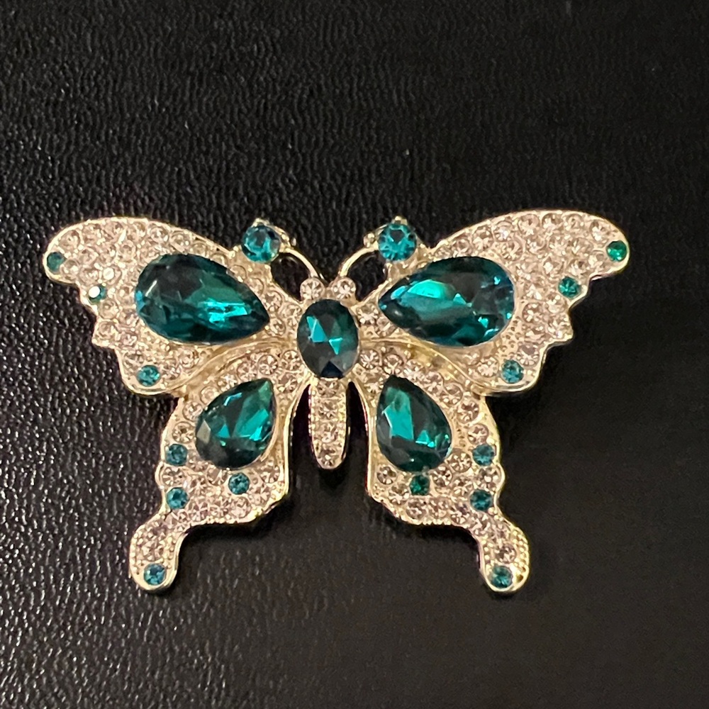 🌻3 for $21.  Elegant Gold and Teal Butterfly Brooch